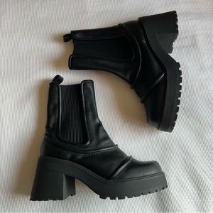 ASOS DESIGN Reason chunky mid-heel boots in black